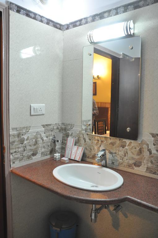 Hotel Vibhav Harsh Varanasi Exterior foto
