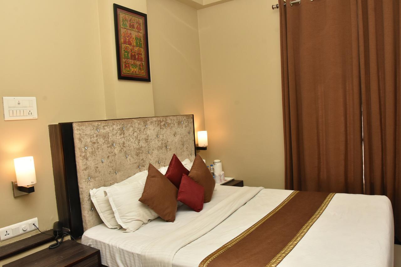 Hotel Vibhav Harsh Varanasi Exterior foto