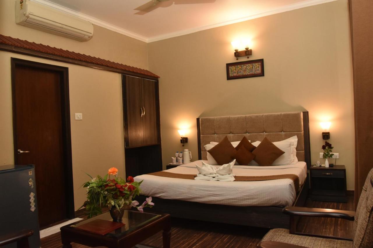 Hotel Vibhav Harsh Varanasi Exterior foto