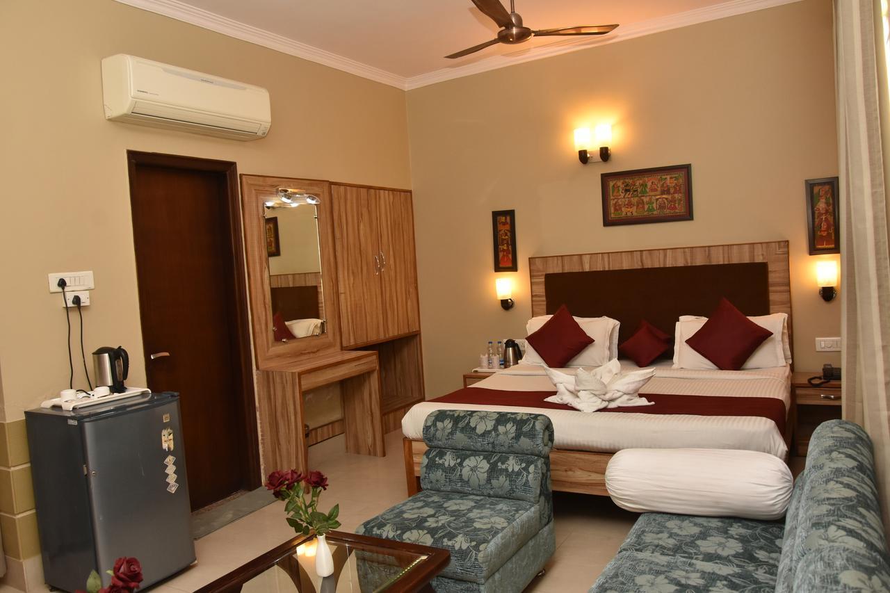 Hotel Vibhav Harsh Varanasi Exterior foto